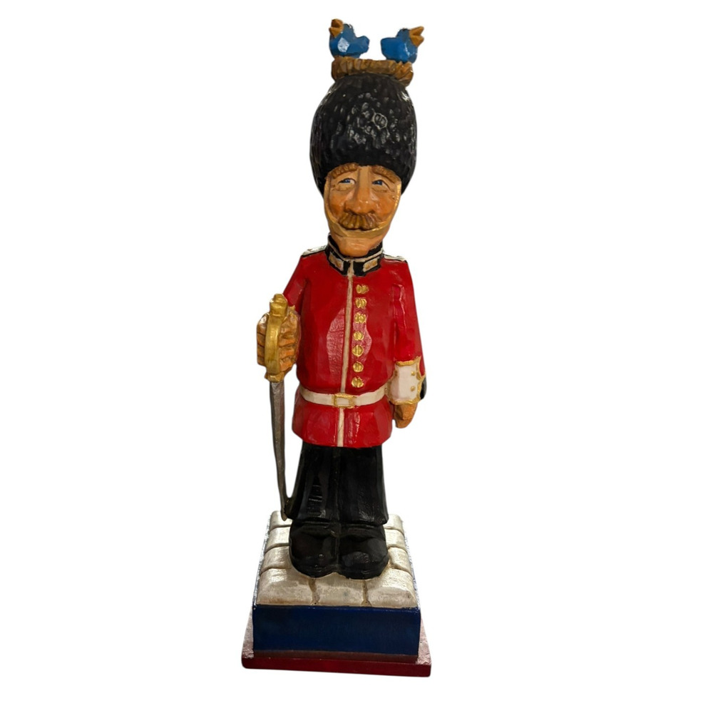 2001 David Frykman The English Collection Royal Guard with Birds Nest 9.2" Tall